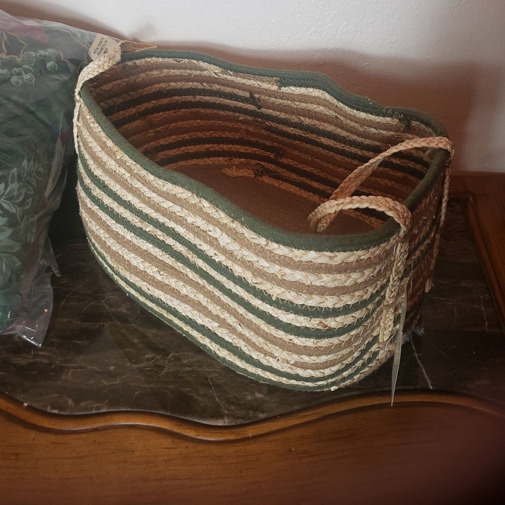 Large basket pet bed - Picture 2 of 5